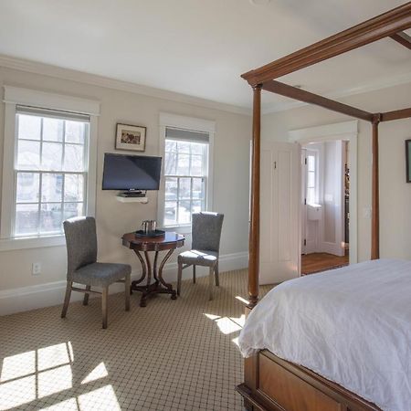 The Clarendon House Bed & Breakfast Provincetown Exterior photo